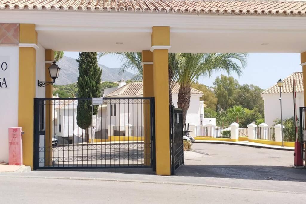 Nueva Andalucia Golf, Sun & Relax *